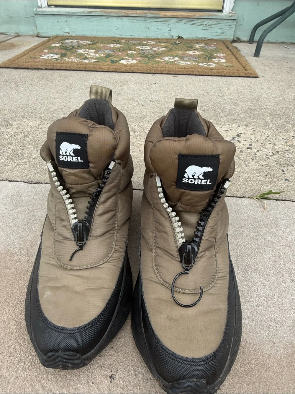 Sorel Olive Green and Black Quilted Slip-On Winter Sneakers with Pink Accent